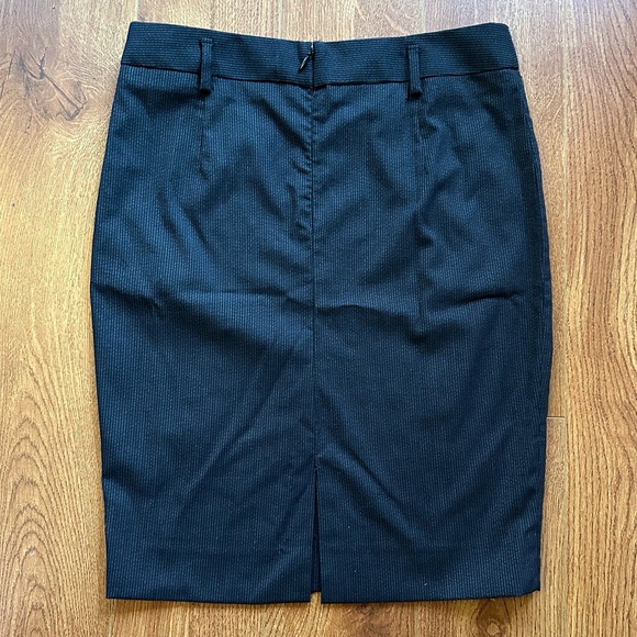 Pinstripe pencil skirt in dark grey. - Picture 4 of 4